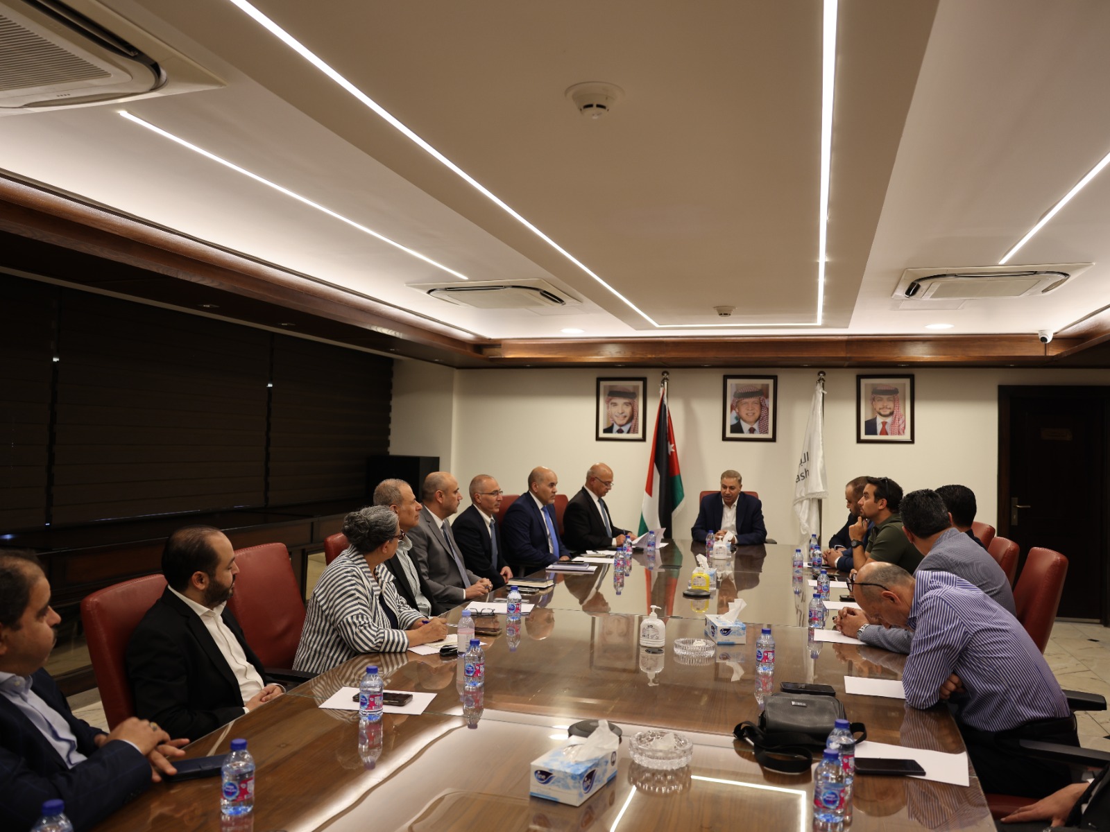 《البوتاس العربية》 تبحث مع مصنعي ومنتجي منتجات البحر الميت