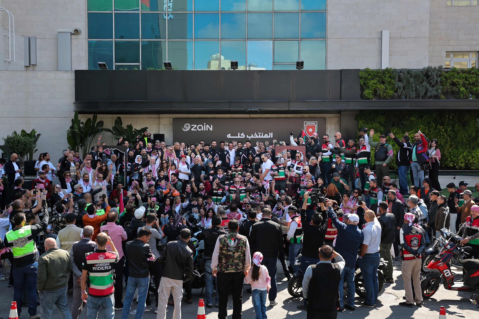 زين تطلق احتفالاتها الأضخم بالاستقلال بحضور نشامى المنتخب الوطني