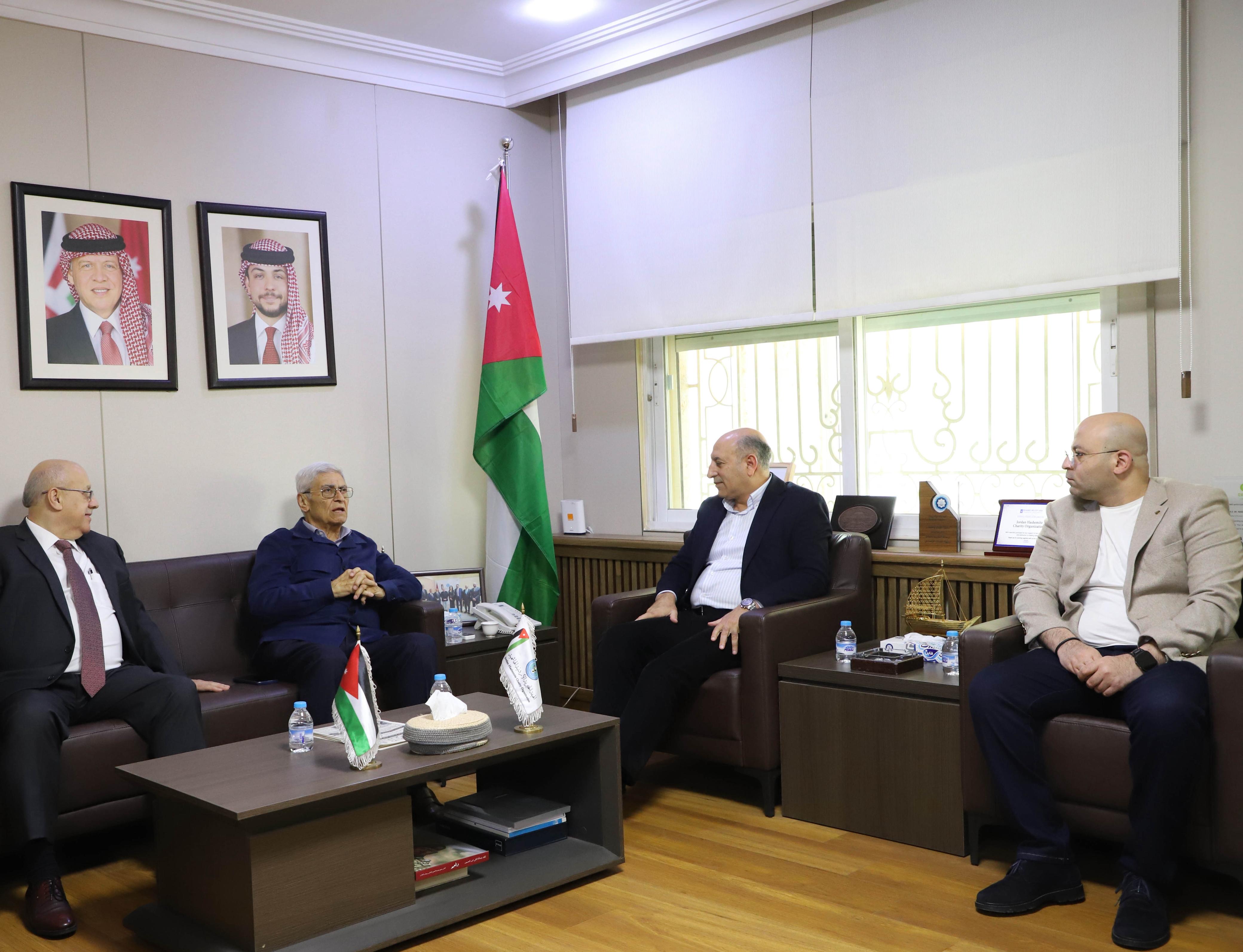 الجمعية الأردنية للعون الطبي للفلسطينيين تقدّم 60 ألف دينار دعماً لحملة 《لأهلنا في غزة》التابعة للهيئة الخيرية الأردنية الهاشمية