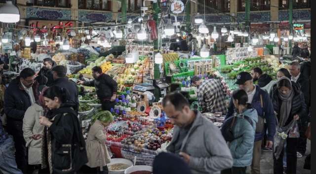 الحكومة تدعو لعدم التهافت على الشراء: حملة مكثفة على الأسواق ونتابع الشكاوى