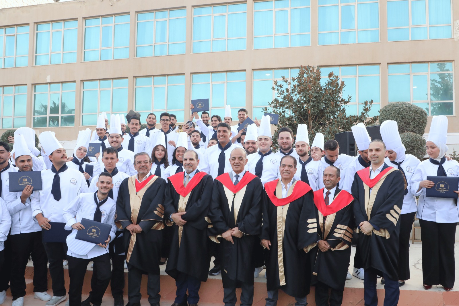 وزير السياحة والآثار يرعى حفل تخريج كلية عمون الجامعية التطبيقية 