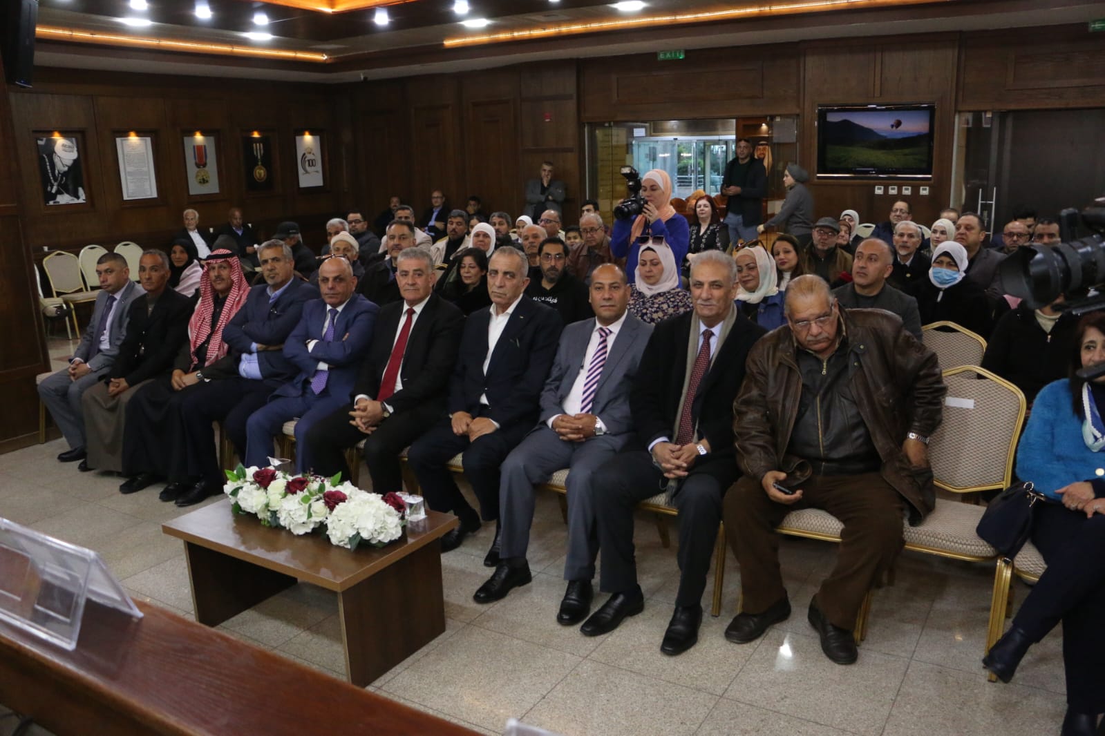 وزير الثقافة يرعى إشهار رواية 《المربية》 للكاتب العظمات