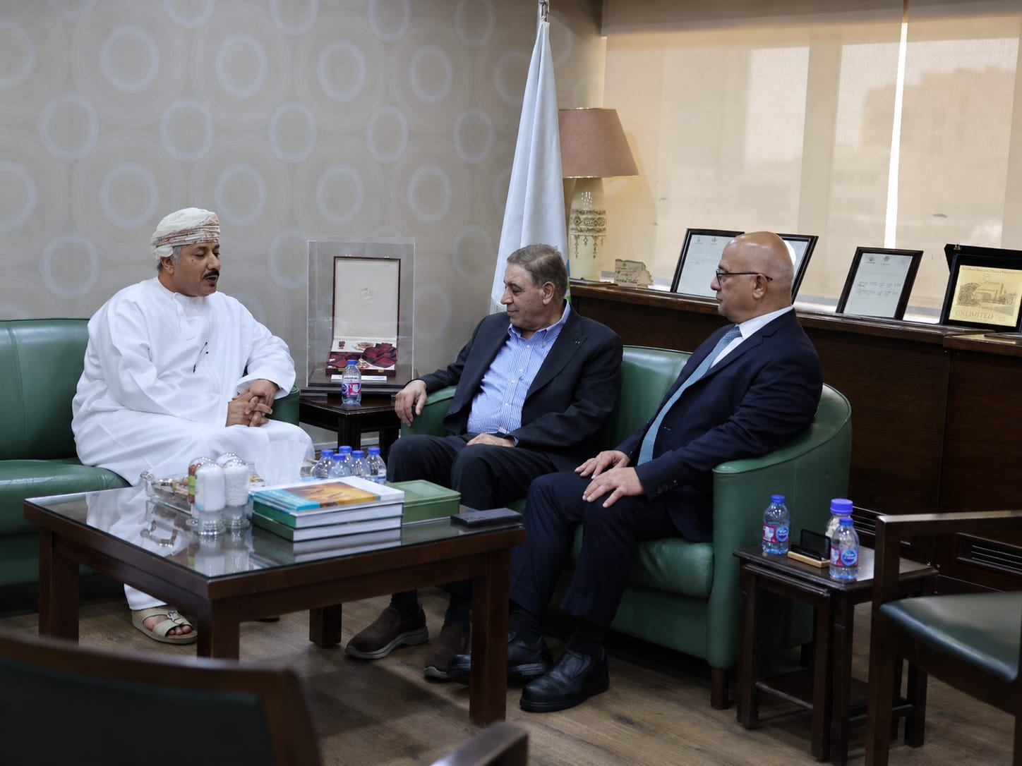 السفير العُماني يطلع على إنجازات 《البوتاس العربية》 ومشاريعها التوسعية 